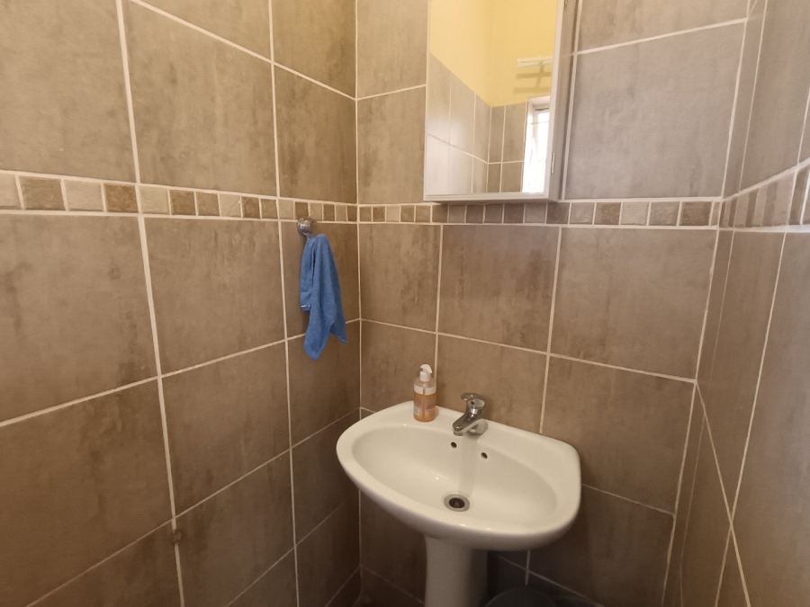 To Let 1 Bedroom Property for Rent in Die Bult North West